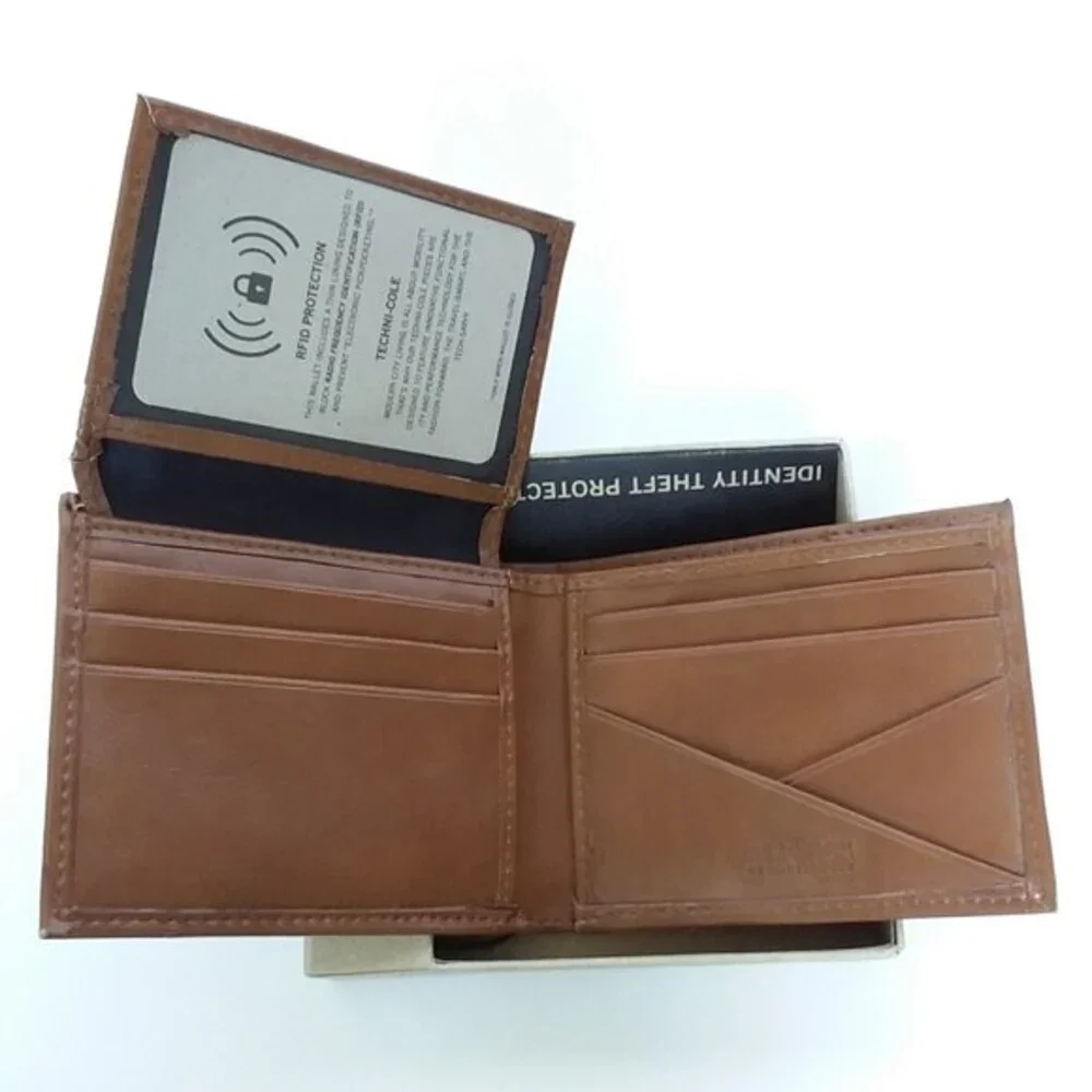 Reaction Kenneth Cole Tan RFID Wallet